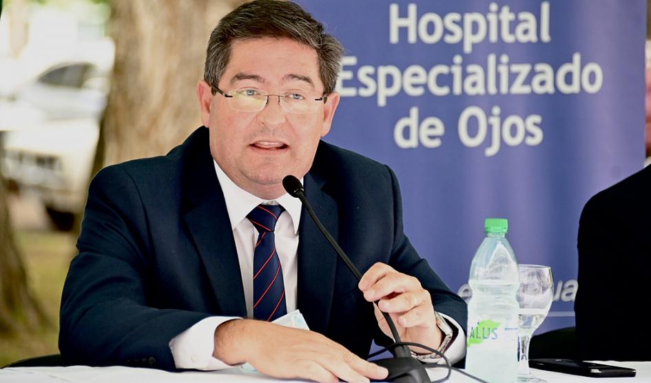 Presidente de ASSE, Leonardo Cipriani, en Hospital Especializado de Ojos