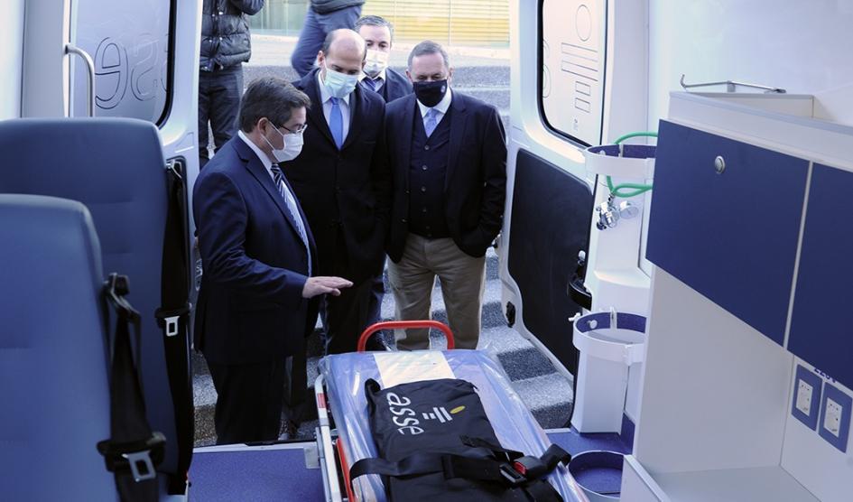 Cipriani mostrando ambulancia Cipriani mostrando ambulancia
