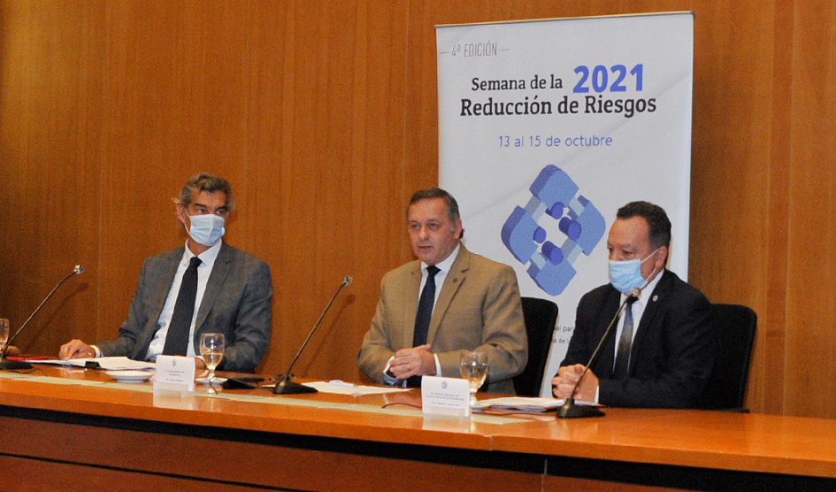 Secretario de Presidencia Álvaro Delgado junto a autoridades de Sinae Secretario de Presidencia Álvaro Delgado junto a autoridades de Sinae