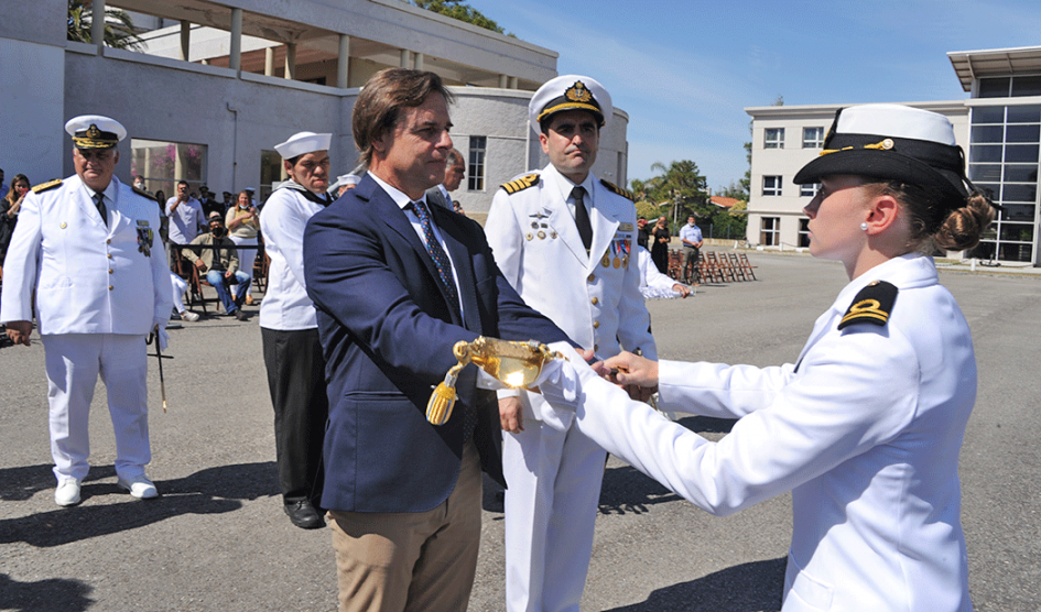 Presidente Luis Lacalle Pou en Escuela Naval Presidente Luis Lacalle Pou en Escuela Naval