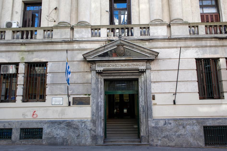 Fachada del MEF