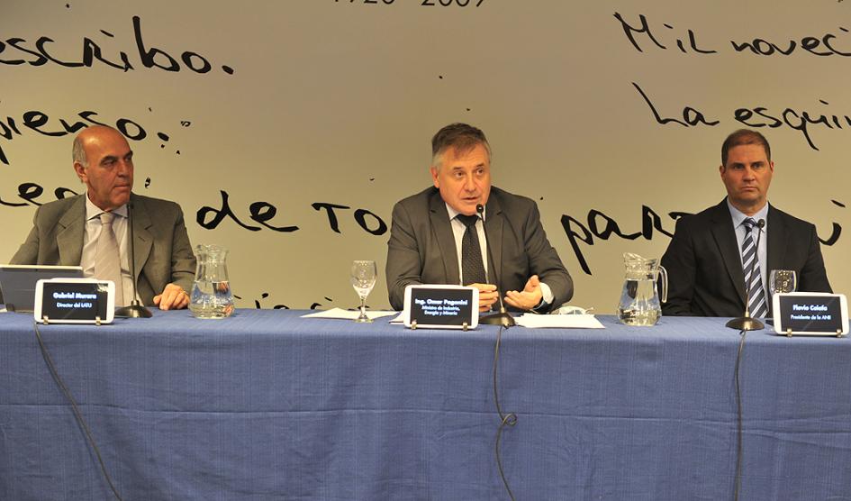 Ministro de Energía, Omar Paganini y autoridades del LATU y de la ANII Ministro de Energía, Omar Paganini y autoridades del LATU y de la ANII