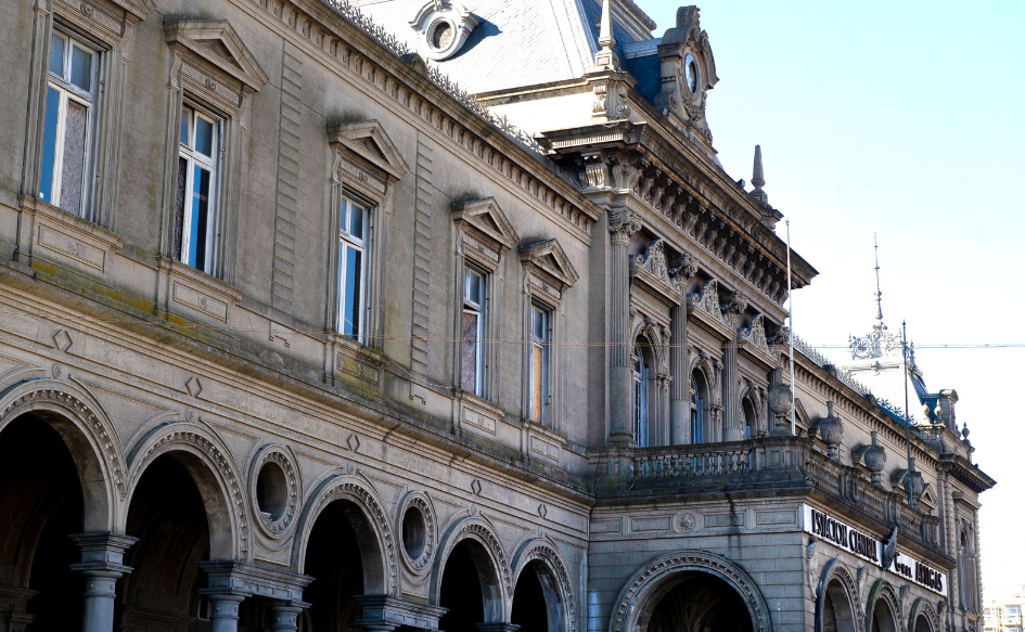 Fachada de la Estación Central General Artigas