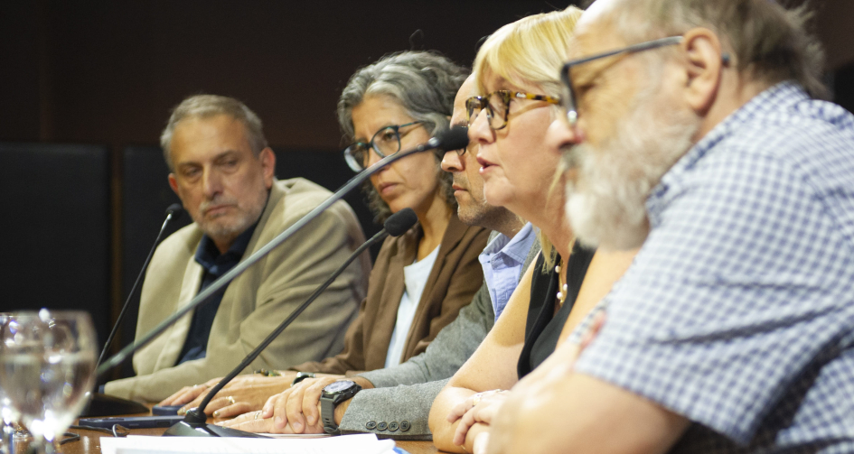Cristina Lustemberg junto al directorio de ASSE