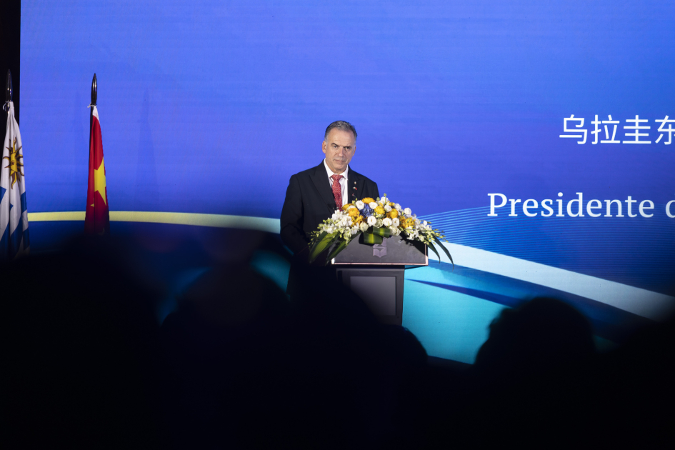 Orsi ante empresarios chinos