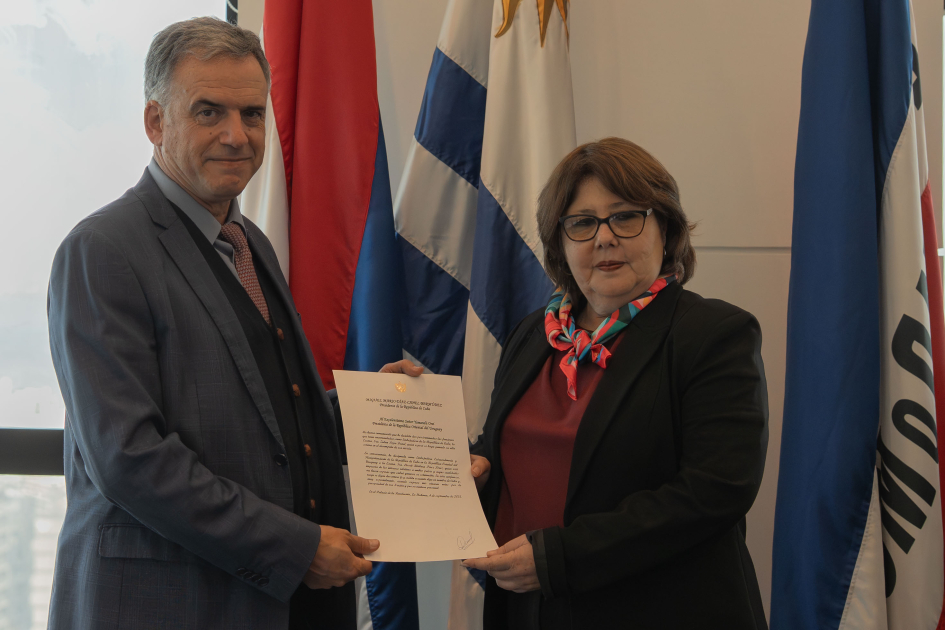 Orsi y embajadora de Cuba