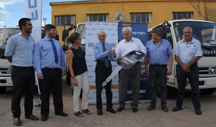 Autoridades presentan nueva flota de vehículos Autoridades presentan nueva flota de vehículos