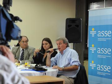 Autoridades de ASSE en conferencia con los medios Autoridades de ASSE en conferencia con los medios