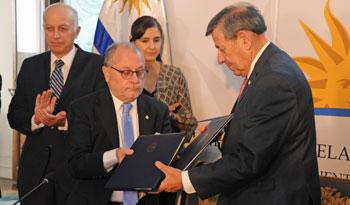 Canciller Rodolfo Nin Novoa y ministro de Relaciones Exteriores y Culto de Argentina, Jorge Fauire Canciller Rodolfo Nin Novoa y ministro de Relaciones Exteriores y Culto de Argentina, Jorge Fauire