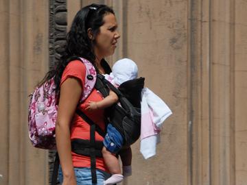 Madre con su bebé Madre con su bebé