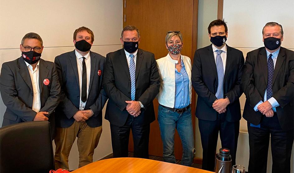 Reunión de autoridades de gobierno con representantes de APU Reunión de autoridades de gobierno con representantes de APU