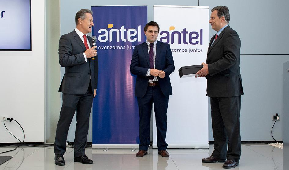 Antel inauguró tercera sala en su datacenter de Pando Antel inauguró tercera sala en su datacenter de Pando