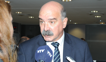 Director de Descentralización e Inversión Pública de la Oficina de Planeamiento y Presupuesto, Pedro Apezteguía Director de Descentralización e Inversión Pública de la Oficina de Planeamiento y Presupuesto, Pedro Apezteguía