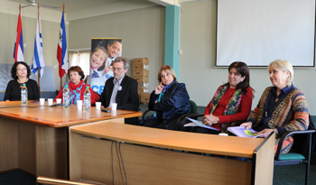 Director general del CEIP, Héctor Florit, en reconocimiento a maestros que aprobaron concurso de Pasaje de Grado Director general del CEIP, Héctor Florit, en reconocimiento a maestros que aprobaron concurso de Pasaje de Grado