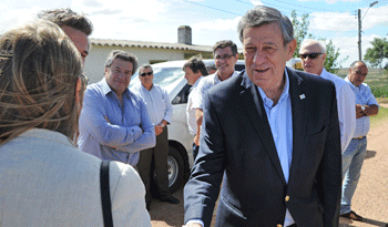 Rodolfo Nin Novoa en inauguración de las obras sobre la ruta 8