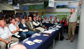 Ministro Tabaré Aguerre en Consejo Nacional Agropecuario Ministro Tabaré Aguerre en Consejo Nacional Agropecuario