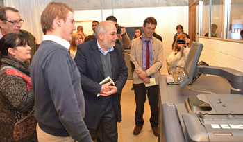 Wilson Netto, presidente del CODICEN, en inauguración de maquinaria de Escuela de Industrias Gráficas