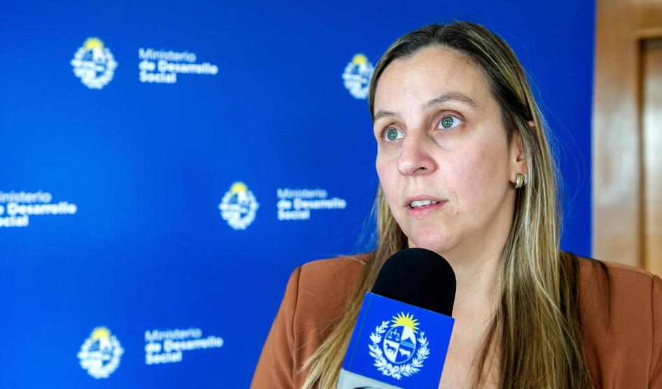 Directora nacional de Desarrollo Social del Mides, Cecilia Sena, en entrevista con Comunicación Presidencial Directora nacional de Desarrollo Social del Mides, Cecilia Sena, en entrevista con Comunicación Presidencial