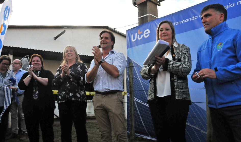Lacalle Pou y autoridades