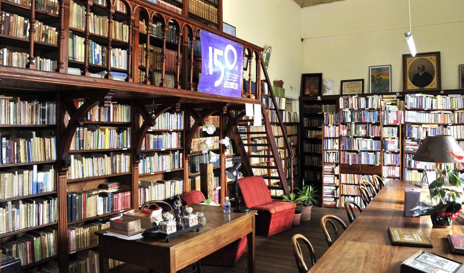 Biblioteca Popular Jacinto Laguna