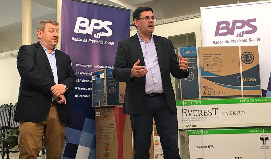 Presidente del Banco de Previsión Social, Alfredo Cabrera y director de Energía del MIEM, Fitzgerald Cantero