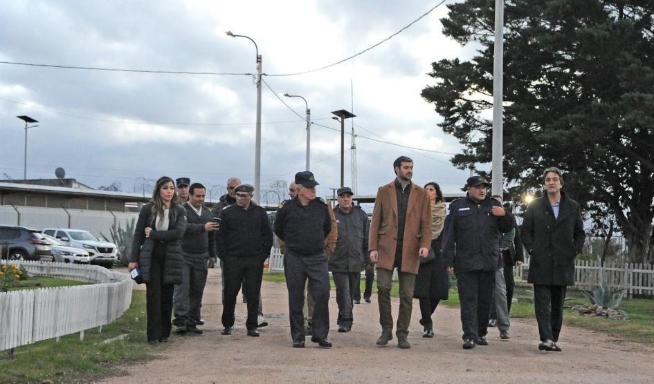 Martinelli, Mendoza y autoridades policiales