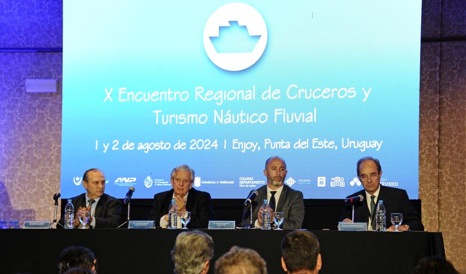 Autoridades del Ministerio de Turismo