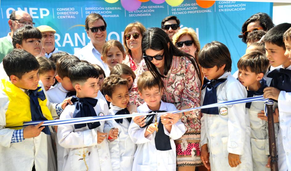 Inauguración escuela de tiempo completo en Pinepark, Costa de Oro