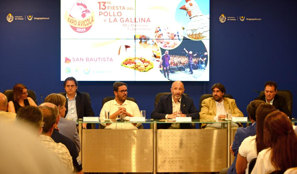 Presentación de Fiesta del Pollo y la Gallina