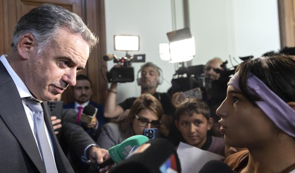 Yamandú Orsi en presentación de informe de Sipiav