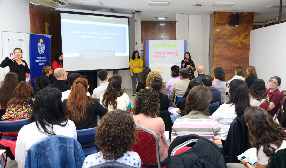 Taller “Hacia una comunicación pública en clave de accesibilidad”.