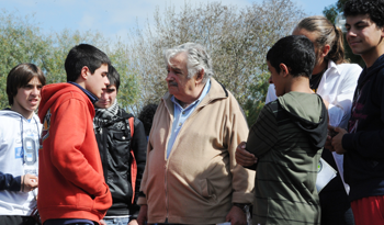 Presidente José Mujica destaca enseñanza tecnológico-científica Presidente José Mujica destaca enseñanza tecnológico-científica