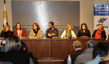 8vo. Encuentro de Migración: "Construyendo un Uruguay intercultural" 8vo. Encuentro de Migración: "Construyendo un Uruguay intercultural"