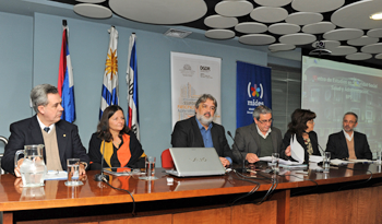 Subsecretario del MIDES, Lauro Meléndez, en presentación de proyecto sobre compras estatales a emprendimientos de agricultura familiar Subsecretario del MIDES, Lauro Meléndez, en presentación de proyecto sobre compras estatales a emprendimientos de agricultura familiar