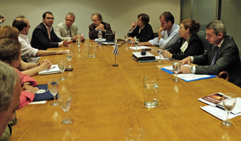 Grupo de trabajo intersectorial para el abordaje del uso problemático de drogas en ámbitos laborales Grupo de trabajo intersectorial para el abordaje del uso problemático de drogas en ámbitos laborales