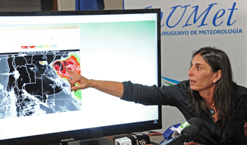 Madelaine Renom en conferencia de prensa Madelaine Renom en conferencia de prensa
