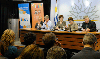Ministra Marina Arismendi y demás autoridades en presentación del Mes de la Primera Infancia Ministra Marina Arismendi y demás autoridades en presentación del Mes de la Primera Infancia