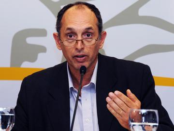 Presidente de UTE, Gonzalo Casaravilla. Presidente de UTE, Gonzalo Casaravilla.