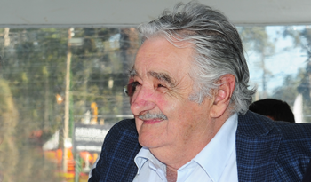 El Presidente José Mujica de visita en escuela de UTU de San Ramón