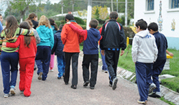 Niños y adolescentes plantean sus reclamos y reflexiones (Foto de archivo) Niños y adolescentes plantean sus reclamos y reflexiones (Foto de archivo)