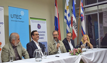 Autoridades en lanzamiento de Licenciatura en Análisis Alimentario en Paysandú