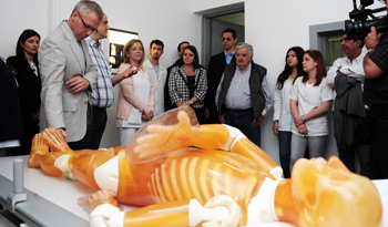 Presidente Mujica y autoridades de la salud en recorrida por el Hospital de Fray Bentos Presidente Mujica y autoridades de la salud en recorrida por el Hospital de Fray Bentos