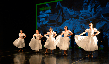 Alumnas de Escuela de Formación Artística del Sodre