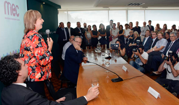 Titular del MEC, María Julia Muñoz en ceremonia de asunción Titular del MEC, María Julia Muñoz en ceremonia de asunción