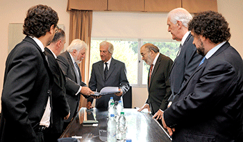 Presidente Tabaré Vázquez con integrantes del Congreso Judío Latinoamericano Presidente Tabaré Vázquez con integrantes del Congreso Judío Latinoamericano