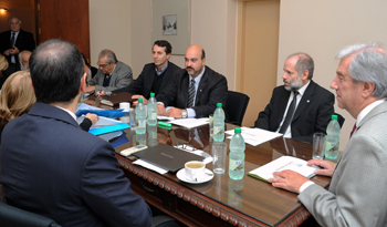 Reunión de la Comisión para la Protección del Agua encabezada por Tabaré Vázquez Reunión de la Comisión para la Protección del Agua encabezada por Tabaré Vázquez