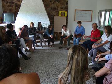 Julio Calzada en reunión con jóvenes y adultos Julio Calzada en reunión con jóvenes y adultos