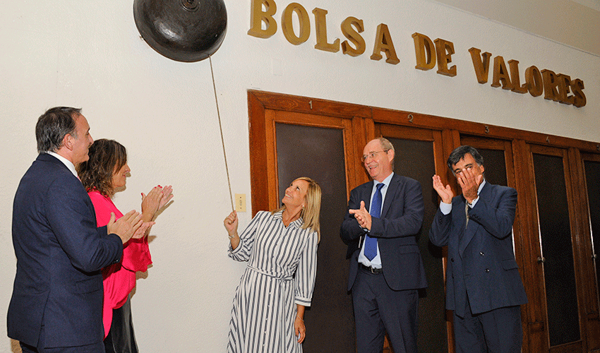 Beatriz Argimón en Bolsa de Valores Beatriz Argimón en Bolsa de Valores