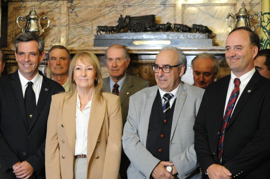 Cosse y Fratti con autoridades de ARU