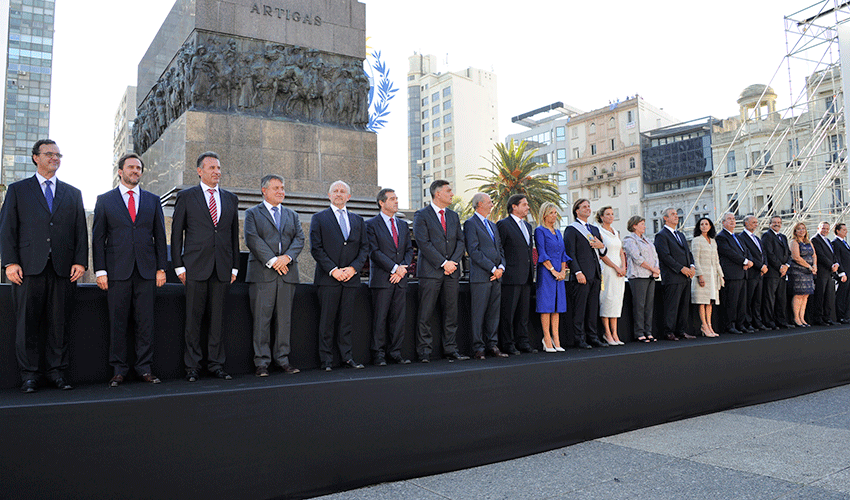 Presidente Lacalle Pou junto a nuevos ministros designados Presidente Lacalle Pou junto a nuevos ministros designados